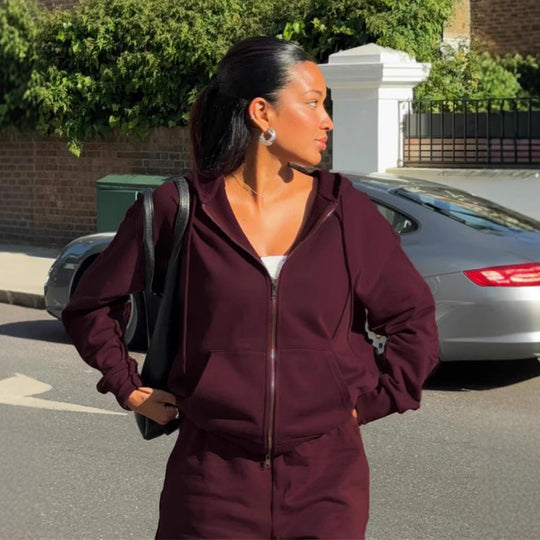Damen gekürztes Kapuzen-Sweatshirt mit Oversize-Ärmeln und high-waist Wide-Leg Freizeithose Nord Taschen