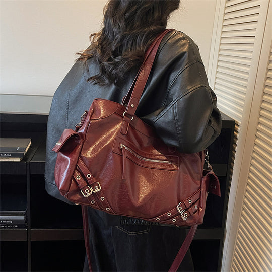 Damen modische Handtasche mit strukturierten Akzenten und praktischen Fächern Nord Taschen
