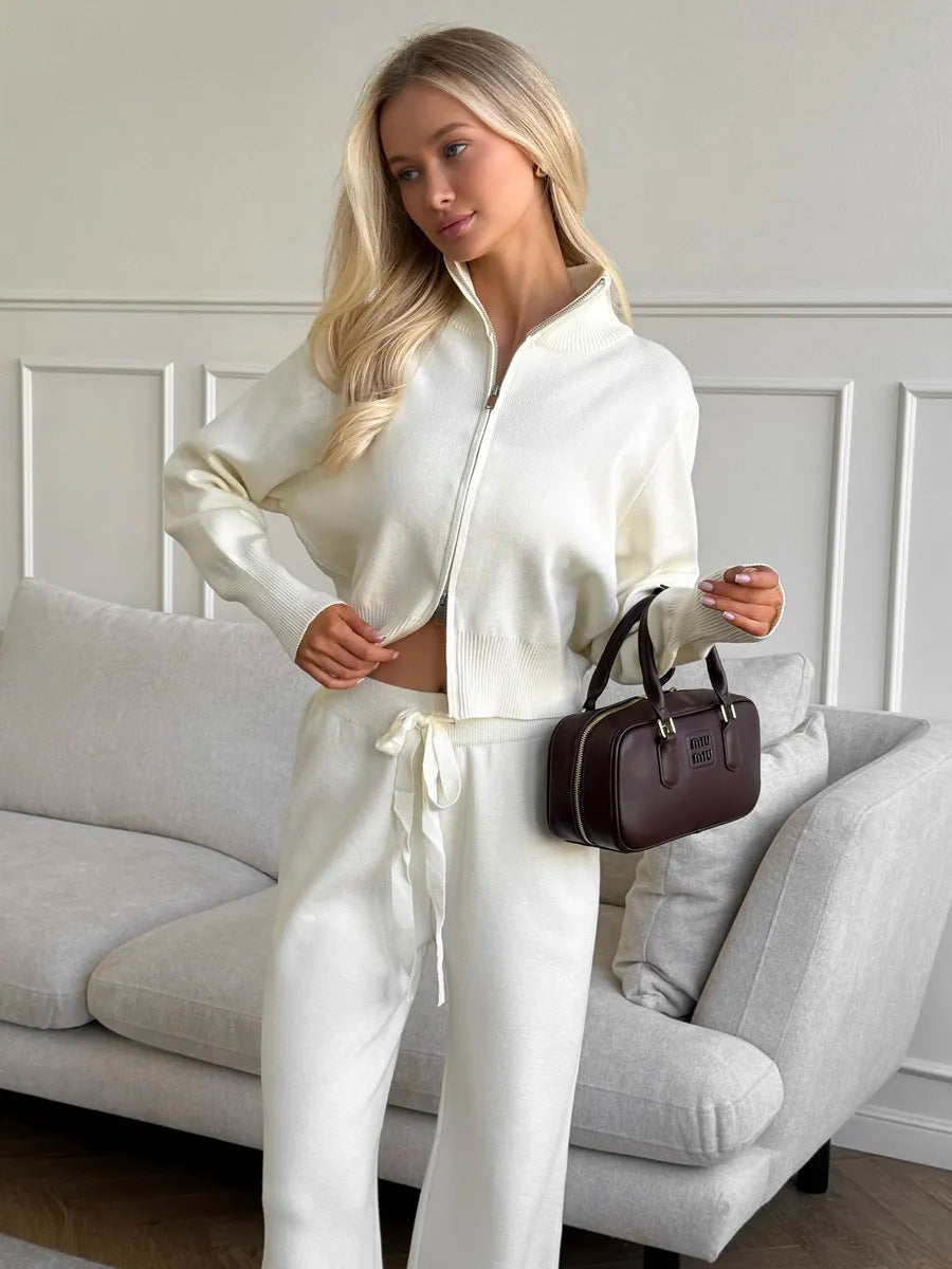 Damen Feinstrick-Zweiteiler mit taillierter Zip-Kapuzenjacke und weiten High‑Waist Kordelhose Nord Taschen