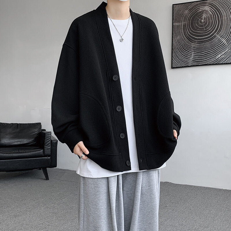 Herren oversized Strickcardigan mit V-Ausschnitt, aufgesetzten Rundtaschen und lässiger Drop-Shoulder-Silhouette Nord Taschen