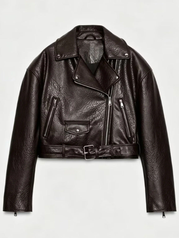 Damen Kurz geschnittene Bikerjacke aus Kunstleder mit Taillengürtel und asymmetrischem Reißverschluss Nord Taschen