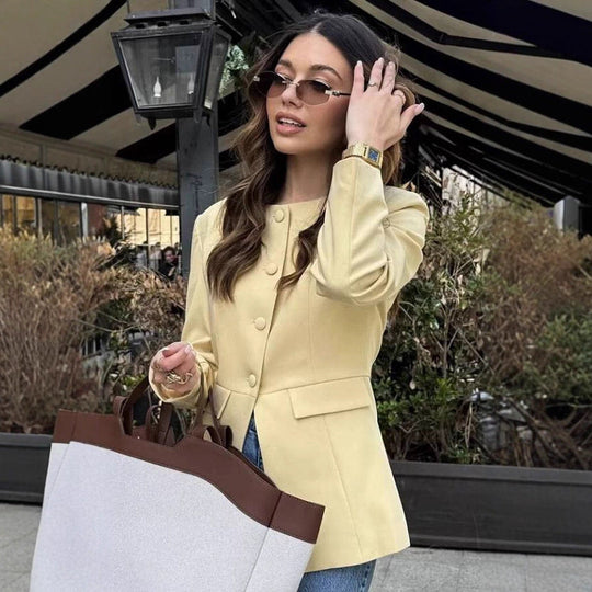 Damen Strukturierte Blazerjacke mit eleganter Knopfleiste und aufgesetzten Taschen Nord Taschen