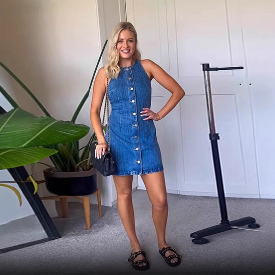 Damen Figurbetontes Ärmelloses Denim-Minikleid mit Mittelknopfleiste Nord Taschen