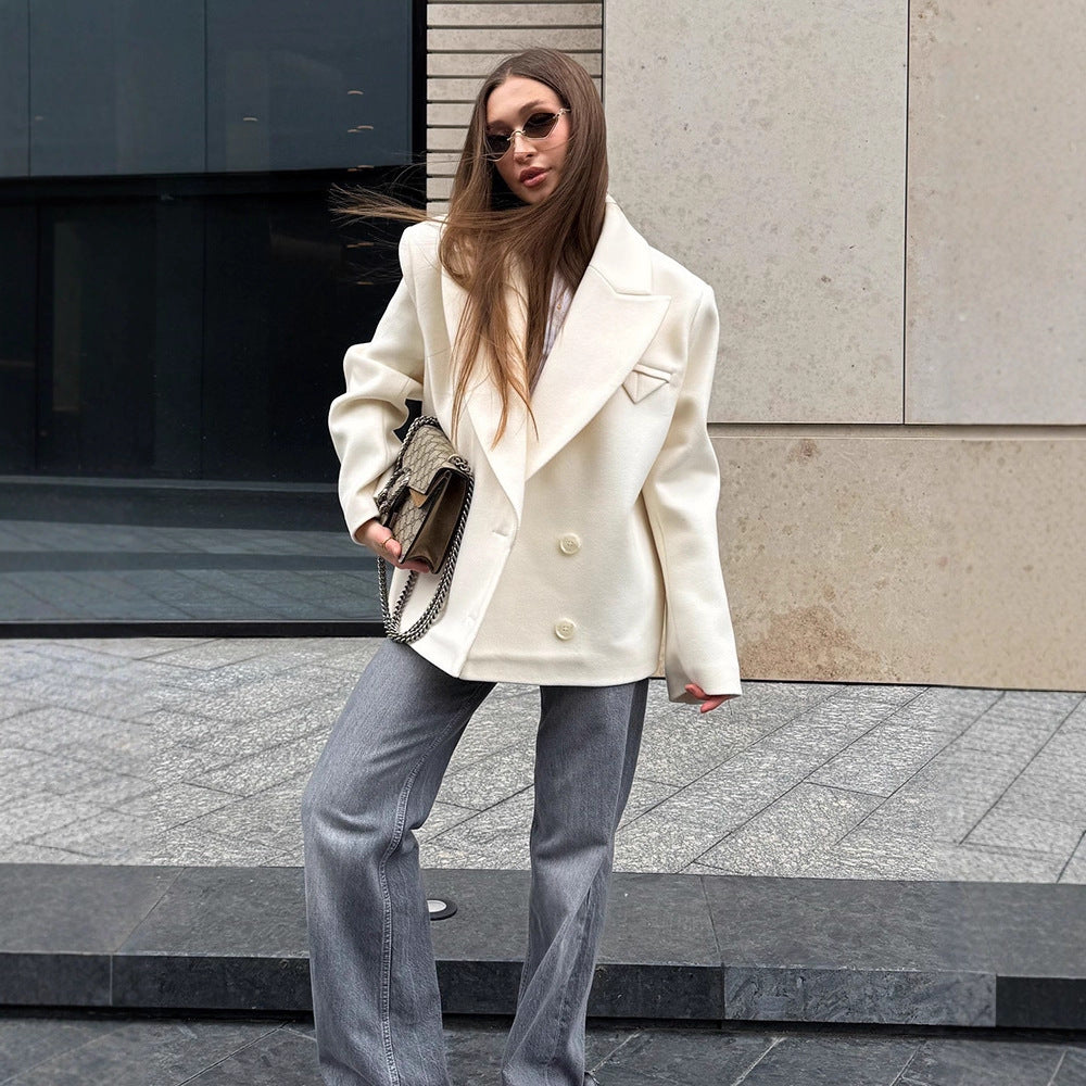Damen Oversize Doppelreihiger Kurzblazer im Cocoon-Schnitt aus Wollmix Nord Taschen