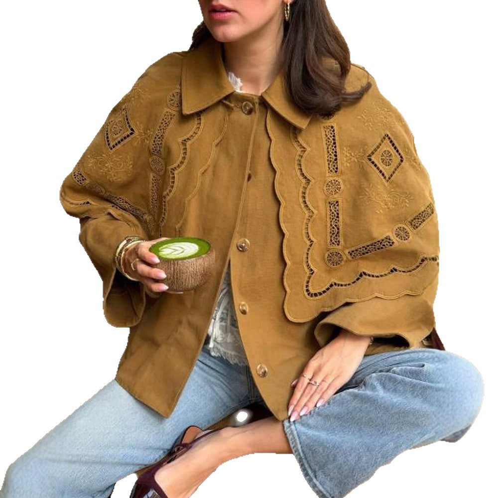 Damen Kurzjacke mit besticktem Cape, Lochstickerei und geschwungenem Saum Nord Taschen