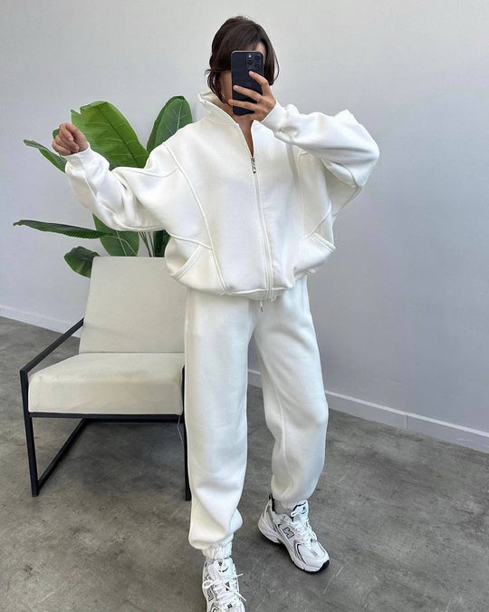 Damen Oversize Fleece-Set mit Reißverschlussjacke und weiten Jogginghosen Nord Taschen