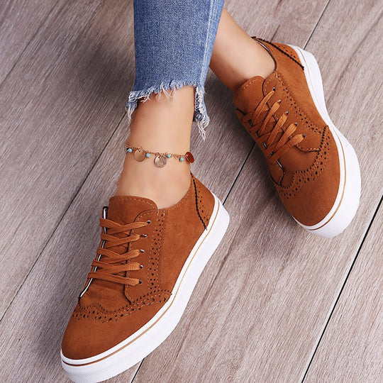 Damen Sneaker mit eleganter Brogue-Detailierung