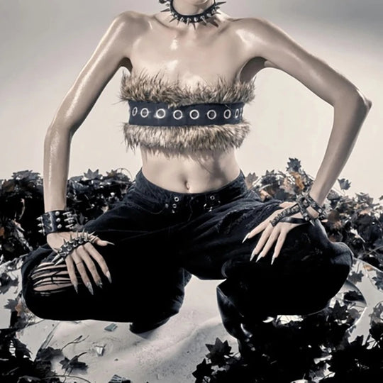 Damen Cropped Bandeau-Top mit Kunstfellbesatz, Ösenlederband und Gothic‑Punk‑Details Nord Taschen