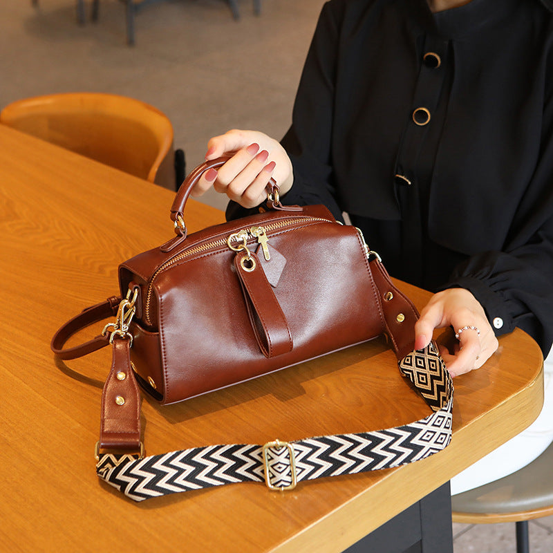 Damen Handtasche mit elegantem Reißverschluss und abnehmbaren Schulterriemen Nord Taschen
