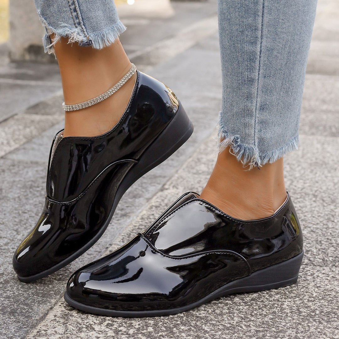 Damen Elegante Lack-Slip-On Loafer mit gepolstertem Komfortfußbett Nord Taschen