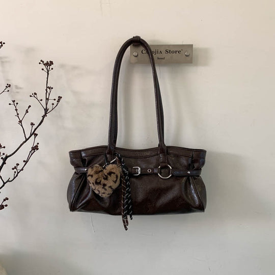 Damen elegante Handtasche mit charmantem Kuschelanhänger Nord Taschen