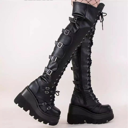 Damen Überknie Stiefel mit Schnallen-Detail und robustem Plateau - Arvani