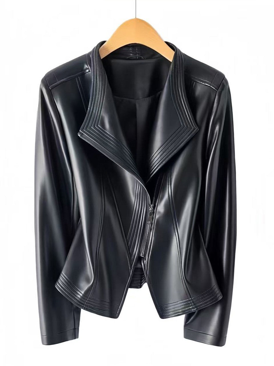 Damen Taillierte Kunstlederjacke mit asymmetrischem Reißverschluss und Ziersteppungen Nord Taschen