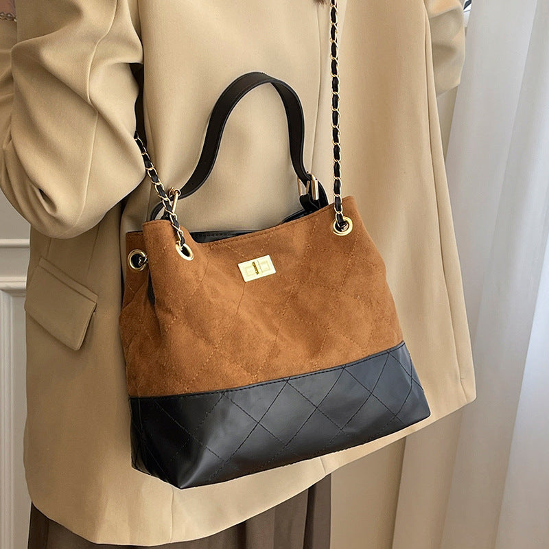 Damen modische Beuteltasche mit elegantem Kettenriemen Nord Taschen