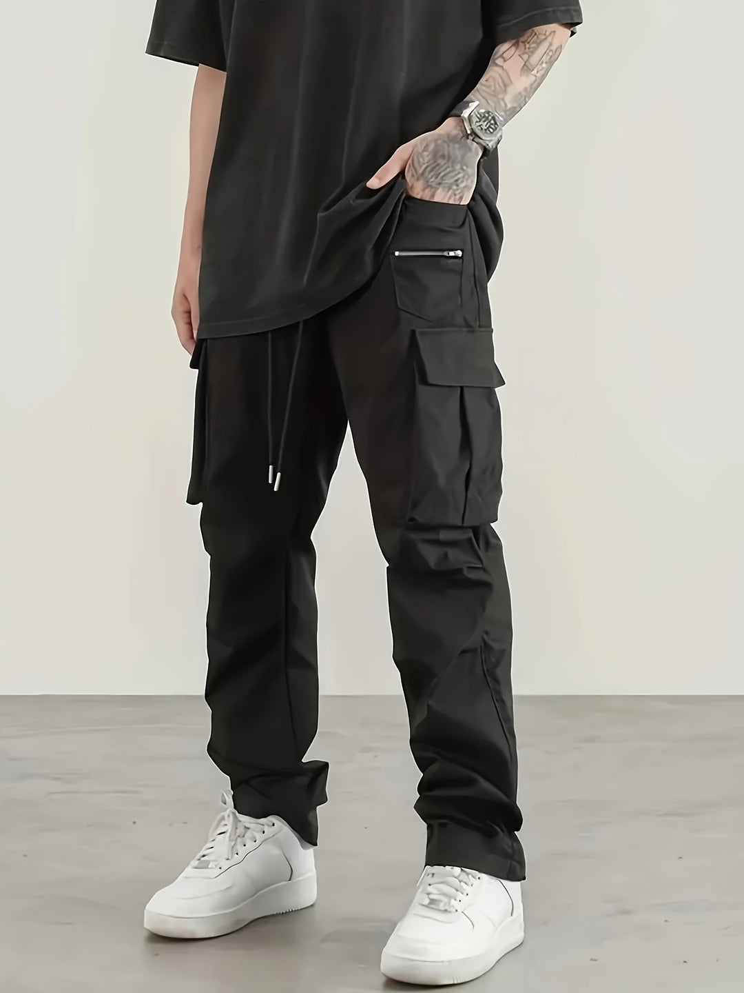 Herren utilitaristische Cargohose mit Reißverschluss‑Tasche, Klappen & Kordelbund Nord Taschen