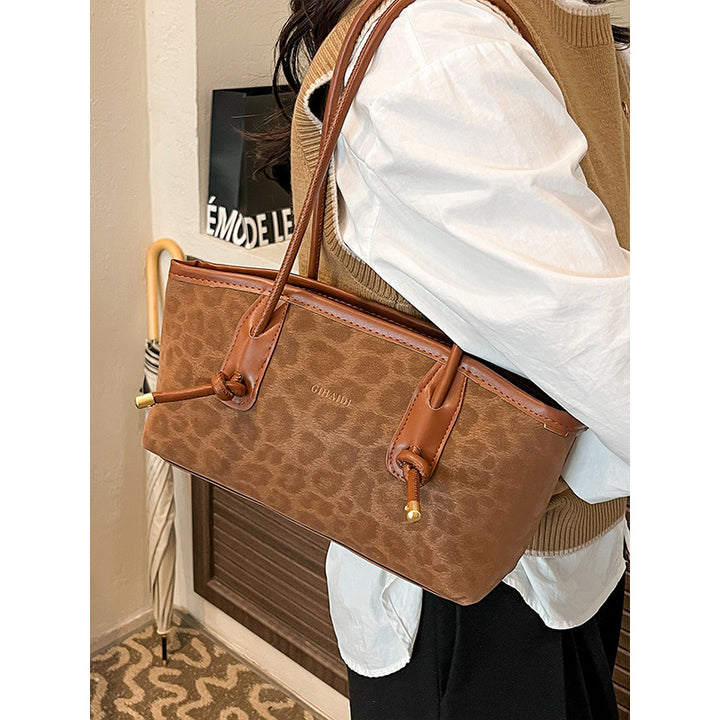 Damen elegante Schultertasche mit modernem Zipper-Design Nord Taschen