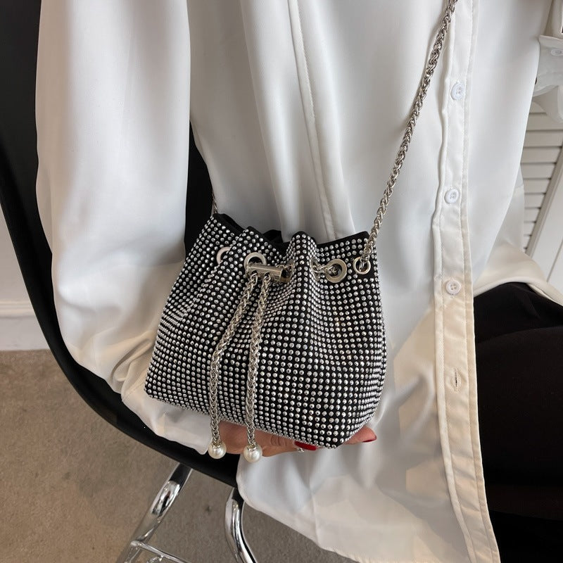 Damen Elegante Beuteltasche mit Schmucksteinen Nord Taschen