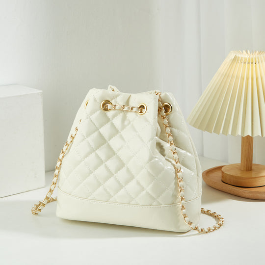 Damen Bequeme Schultertasche mit hochwertigem Kettenakzent Nord Taschen