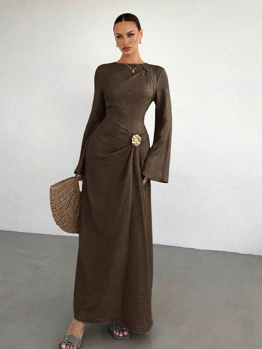 Damen Maxikleid mit Drapierung, Zierbrosche und weiten Trompetenärmeln Nord Taschen
