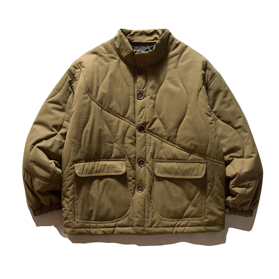 Herren Kurz geschnittene gesteppte Field‑Blousonjacke mit Wellensteppung, Stehkragen und Pattentaschen Nord Taschen