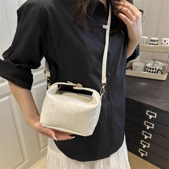 Damen Umhängetasche mit eleganter Schlangenprägung und praktischem Schulterriemen Nord Taschen