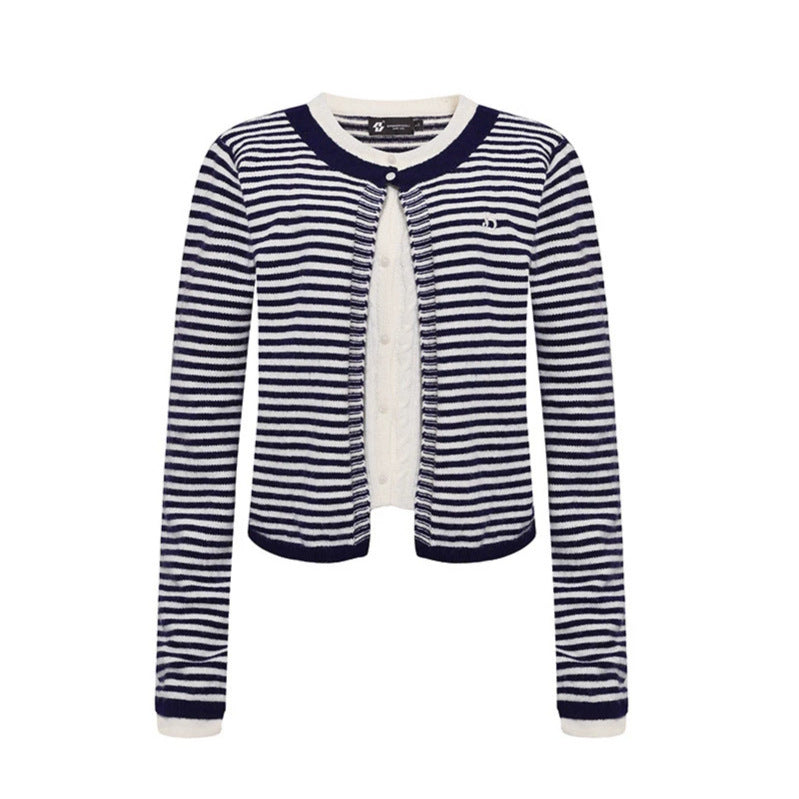Damen Kurze Lagen-Strickjacke mit Rundhals und feinen Streifen Nord Taschen