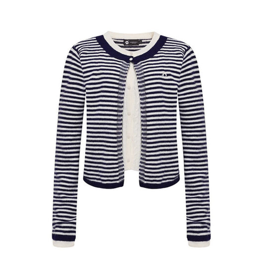 Damen Kurze Lagen-Strickjacke mit Rundhals und feinen Streifen Nord Taschen