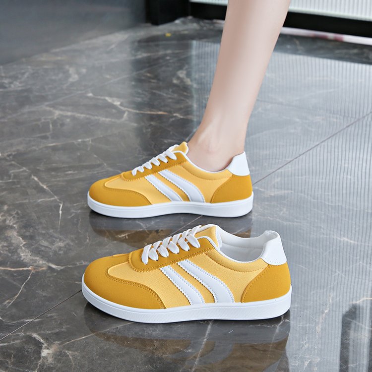 Damen Sneakers im sportlichen Design mit atmungsaktiver Oberflächenstruktur