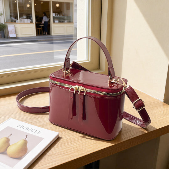 Damen moderne Handtasche mit glänzender Lackoberfläche und abnehmbarem Schulterriemen Nord Taschen