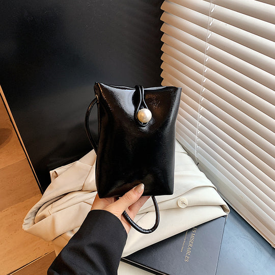 Damen elegante Handtasche mit perlenverziertem Verschluss Nord Taschen