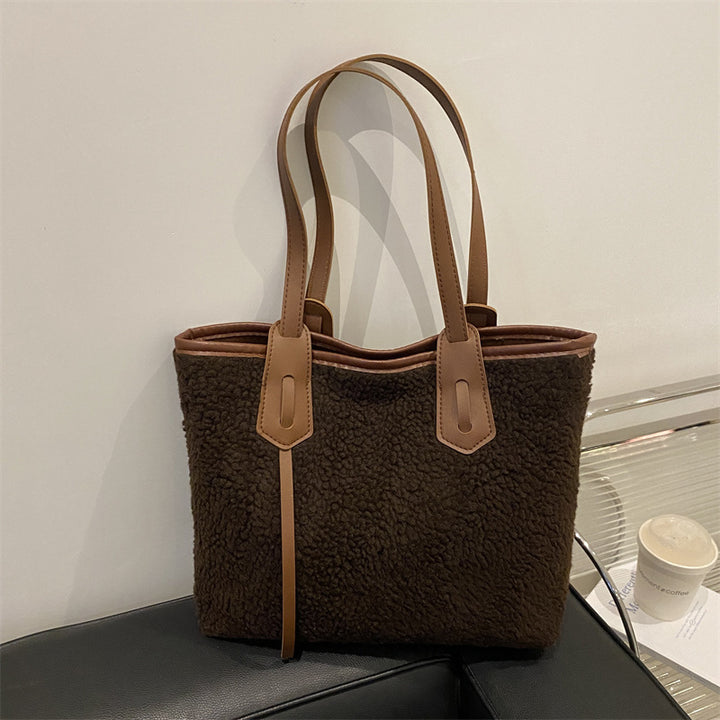 Damen modische Tragetasche aus samtigem Material mit elegantem Design Nord Taschen