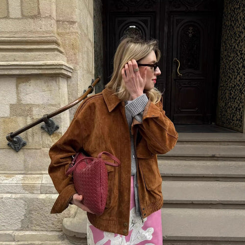 Damen Boxy-Übergangsjacke in Velourslederoptik mit Hemdkragen, aufgesetzten Pattentaschen und elastischem Bund Nord Taschen