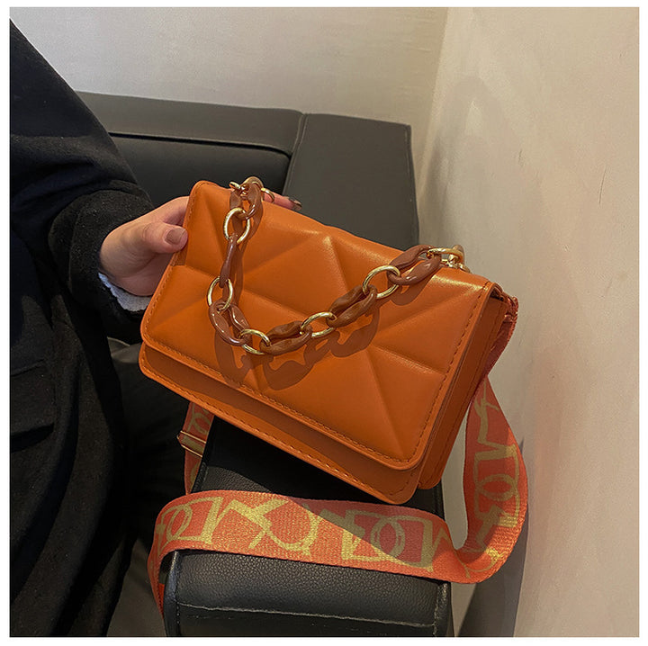 Damen Umhängetasche mit modischem Kettendesign Nord Taschen