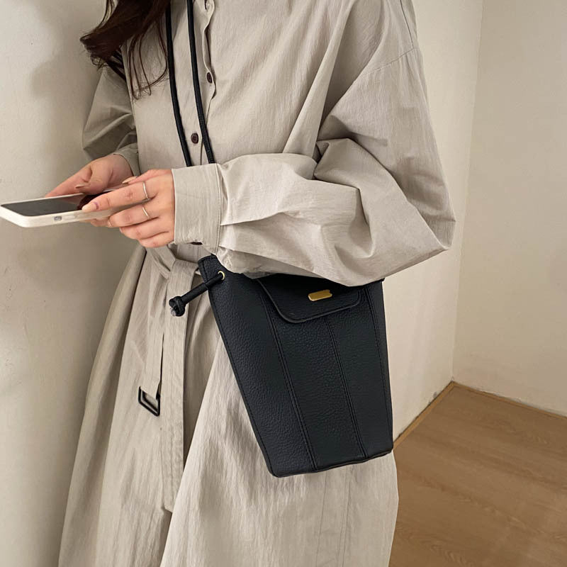 Damen Beuteltasche mit modernem Kordelzug und edlem Design Nord Taschen