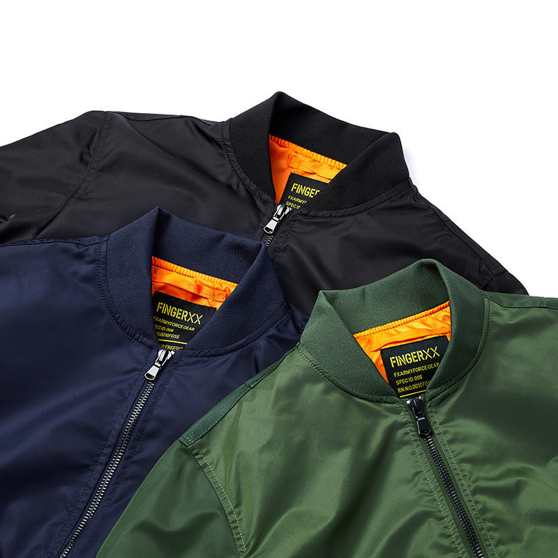 Herren Modernes Nylon-Flightbomber mit kontrastierendem Innenfutter, Ärmeltasche und elastischem Rippbündchen Nord Taschen