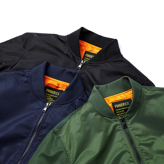 Herren Modernes Nylon-Flightbomber mit kontrastierendem Innenfutter, Ärmeltasche und elastischem Rippbündchen Nord Taschen