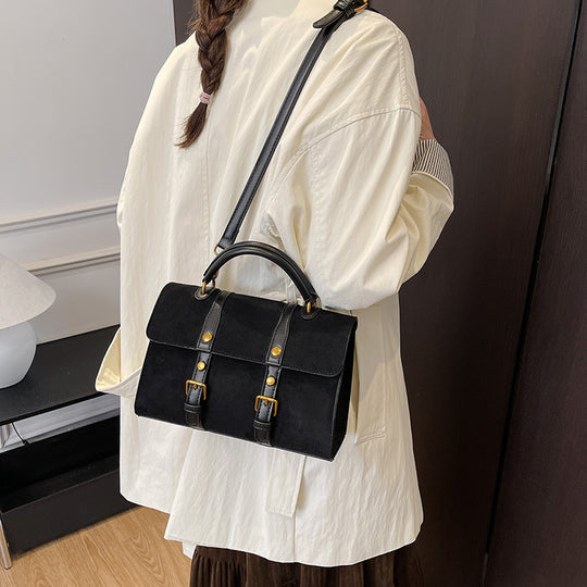 Damen Hobo-Tasche mit strukturierten Akzenten und verstellbarem Trageriemen Nord Taschen