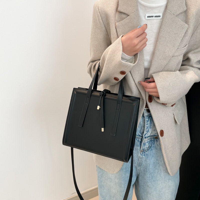 Damen elegante Handtasche im minimalistischen Design mit abnehmbaren Trageriemen Nord Taschen