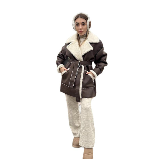 Damen Oversize-Lammfellimitat-Mantel mit kontrastierendem Schalkragen und Bindegürtel Nord Taschen