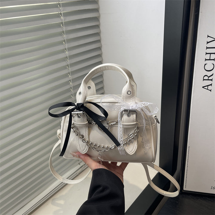 Damen modische Handtasche mit verspielten Details Nord Taschen