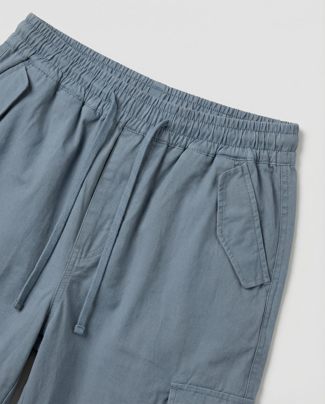 Damen weite Cargo-Hose im Retro-Utility-Stil mit hochgeschnittenem Bund Tunnelzug Mehrfachklappentaschen und verstellbaren Seitenschlaufen