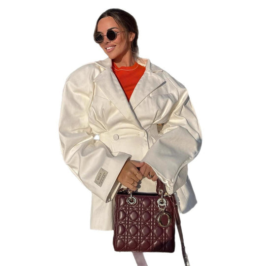 Damen Taillierter Oversize-Blazer mit betonter Schulterpartie und Kellerfalten Nord Taschen