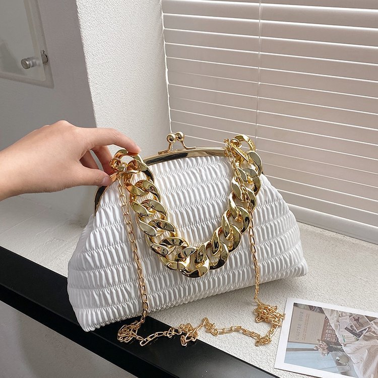 Damen modische Clutch mit kreativem Kettenakzent Nord Taschen