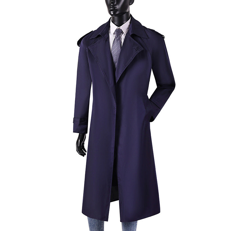 Herren eleganter knie- bis wadenlanger Trenchcoat mit verdeckter Knopfleiste und Schulterklappen Nord Taschen