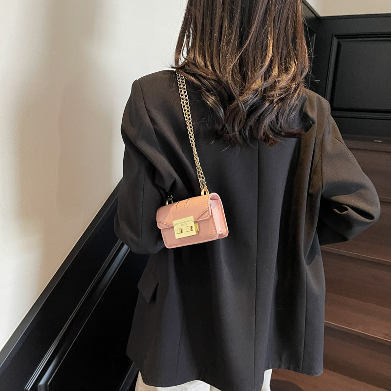 Damen Mini-Handtasche mit eleganten Metallakzenten Nord Taschen