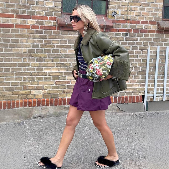 Damen Kurze Fliegerjacke im Aviator‑Stil mit Teddybesatz und kastiger Silhouette Nord Taschen