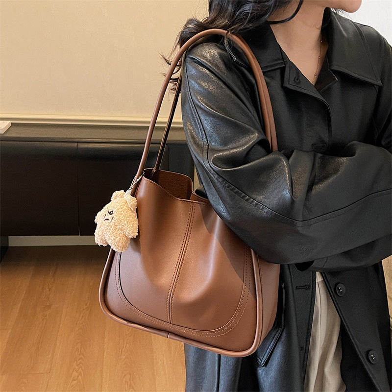 Damen modische Tragetasche mit stilvollen akzentuierten Details Nord Taschen