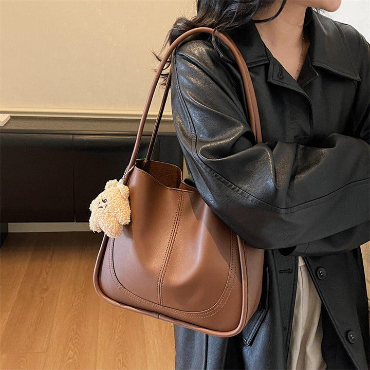 Damen modische Tragetasche mit stilvollen akzentuierten Details Nord Taschen