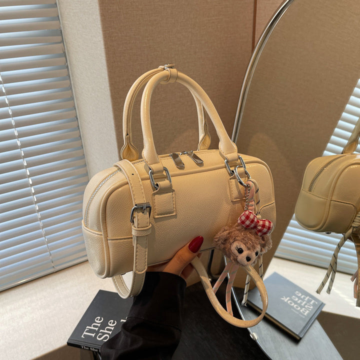 Damen Handtasche im modernen Stil mit abnehmbarem Anhänger | Nord Taschen