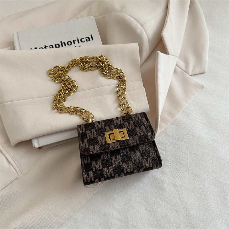 Damen Mini-Portemonnaie mit eleganter Kettenverzierung Nord Taschen